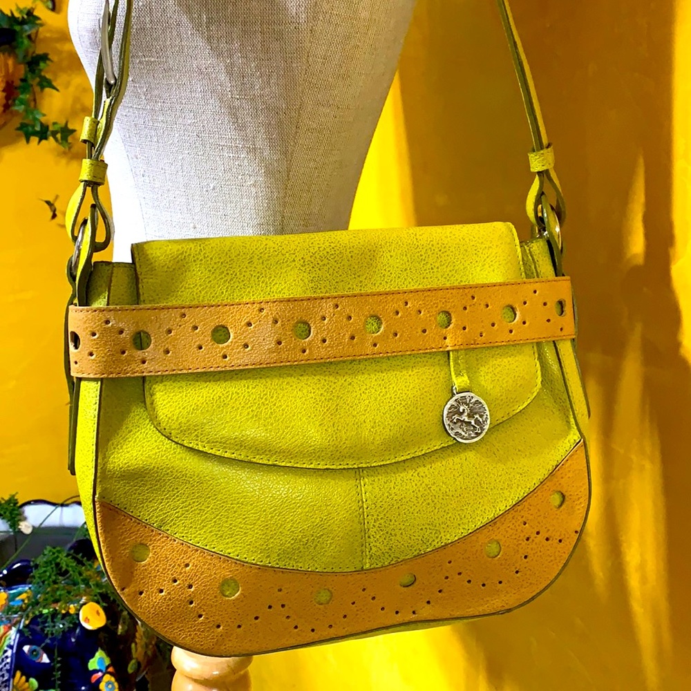 Mario Hernndez purse